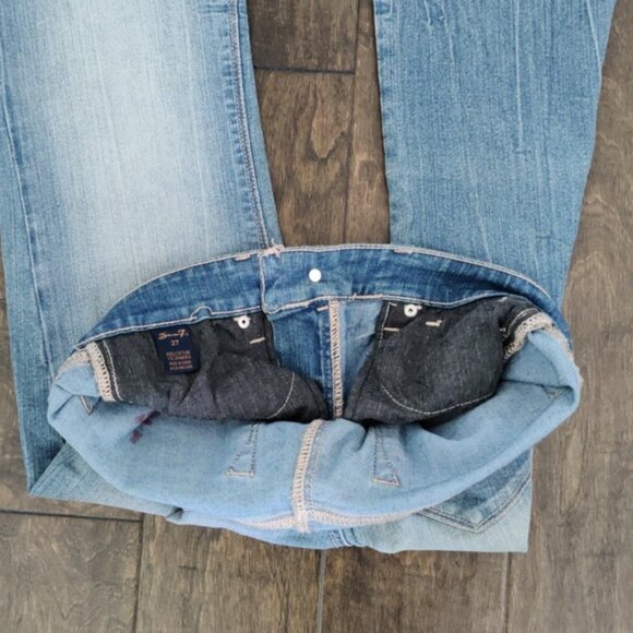 Women's 7 Light Blue Jeans - Picture 3 of 4